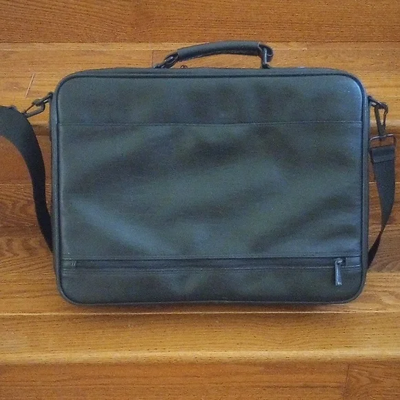 Sumdex Laptop and Accessories Briefcase - Picture 3 of 4